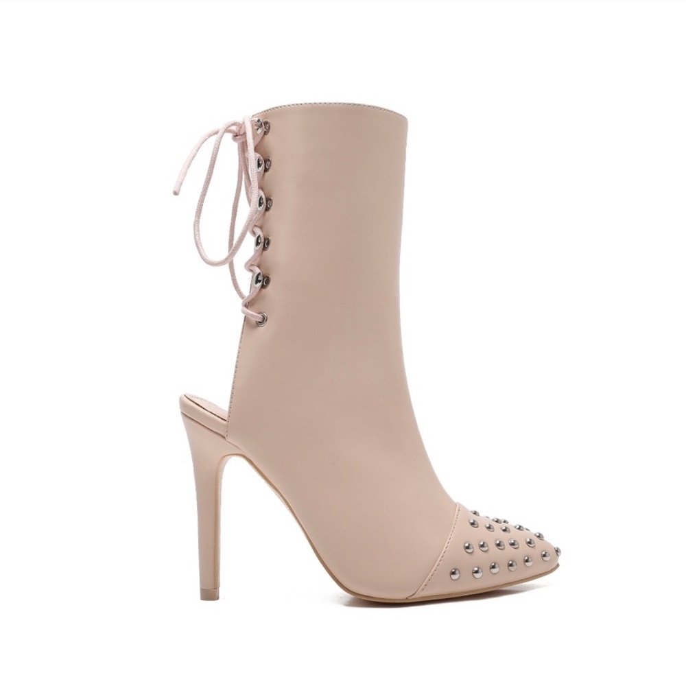 🆕Nude studded bootied with laces tie back out🆕